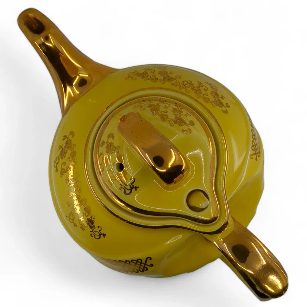 Hall Teapot 0799‎ 6 Cup Yellow and Gold Metalic Trimmed Made in USA
